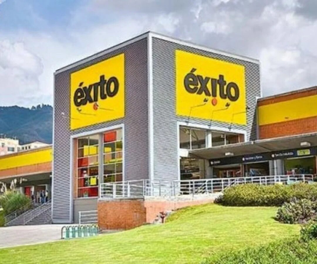 Grupo Éxito, la cadena de supermercados que estaría en mira de Cencosud