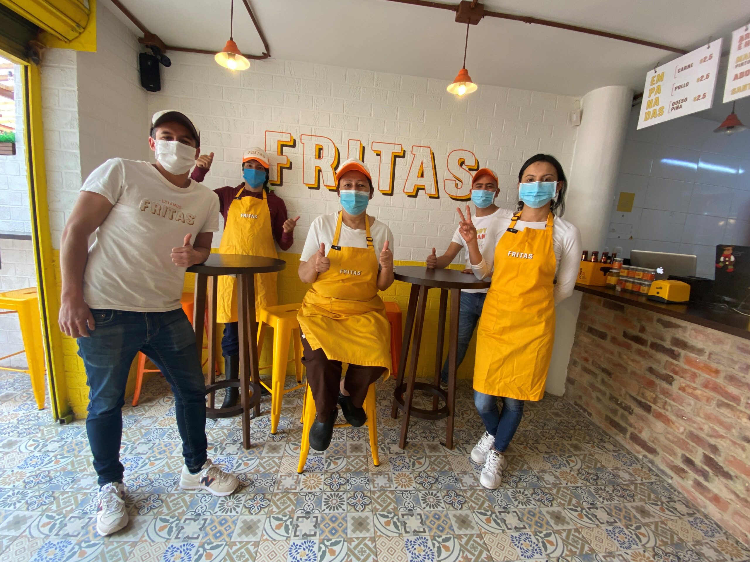 Emprender: Hicieron negocio a punta de comida frita tradicional colombiana